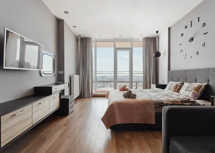 Grey In Arcadia With Terrace Apartment