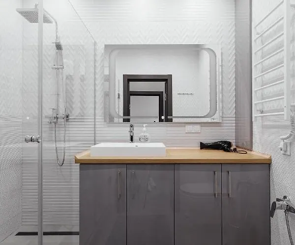 Grey In Arcadia With Terrace *