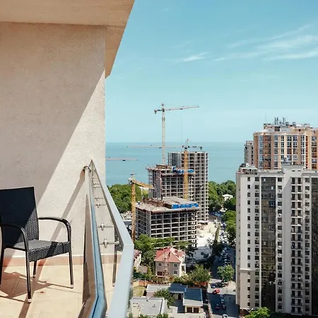 Apartamento Grey In Arcadia With Terrace Odesa